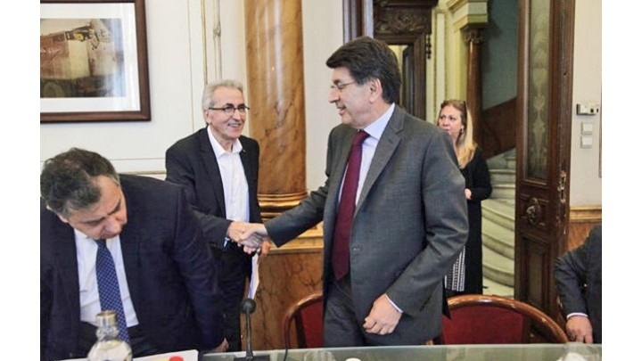 667f0bd8cc1b5671ad4f8bbe722f4deb-d1c