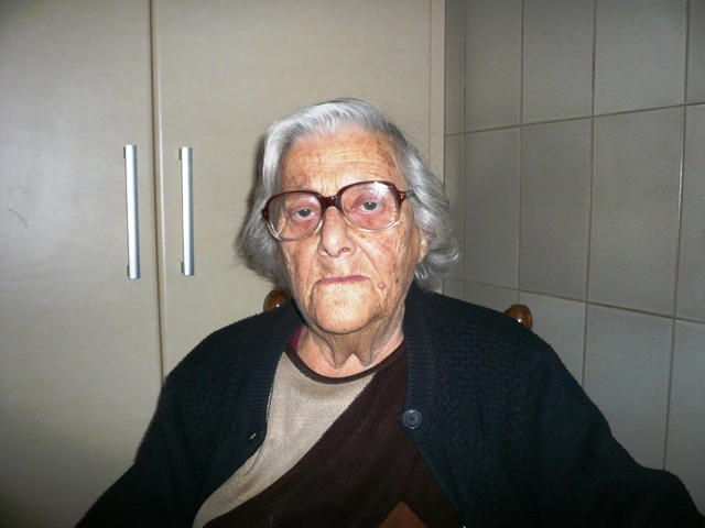 6b540af06c9f0a601762578a9e03a44b-3e9