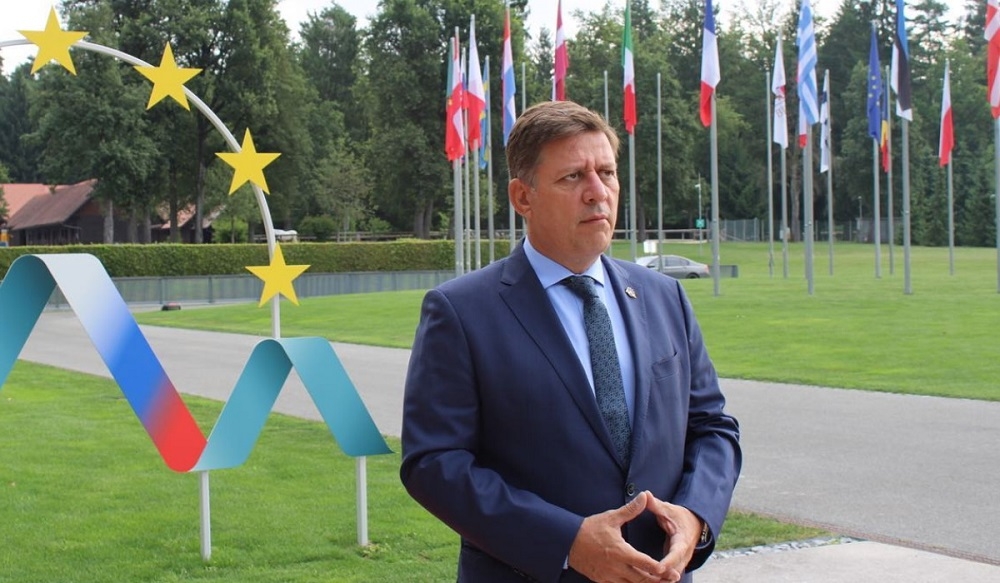 2ef5aadf97c692ad679120fde891bf05-1e9