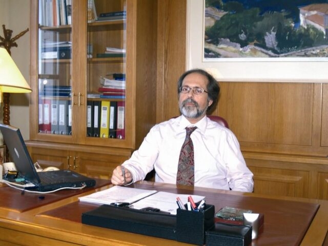 5c19123246f43034e715b49327e428b2-063